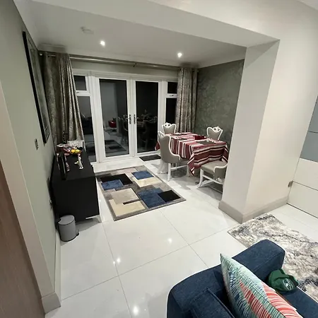 Renmore Appartement *